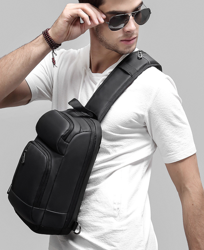 Outdoor leisure shoulder bag