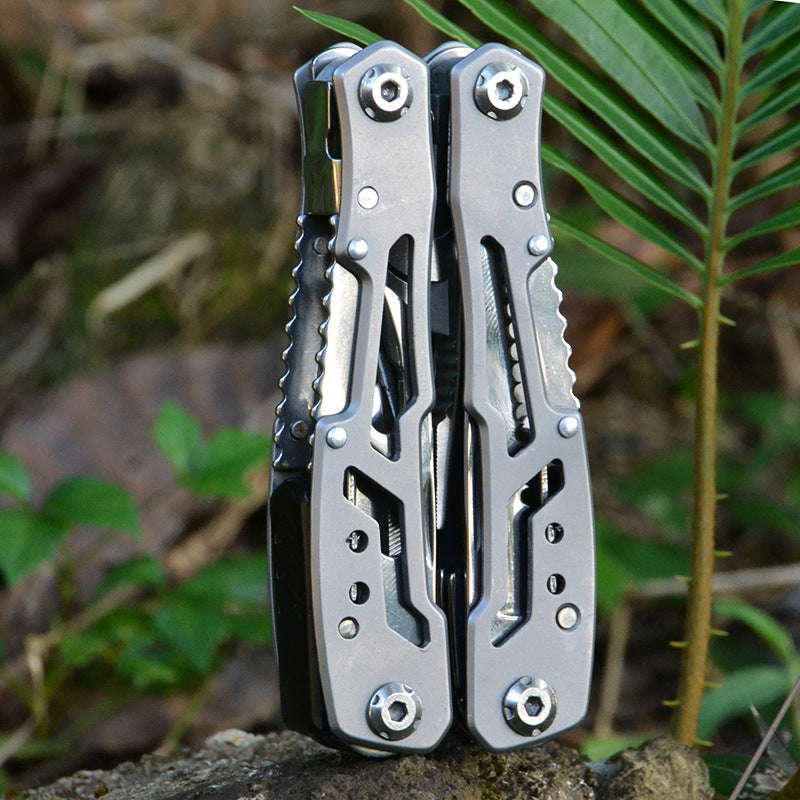 Folding multifunctional pliers