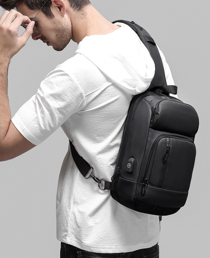 Outdoor leisure shoulder bag