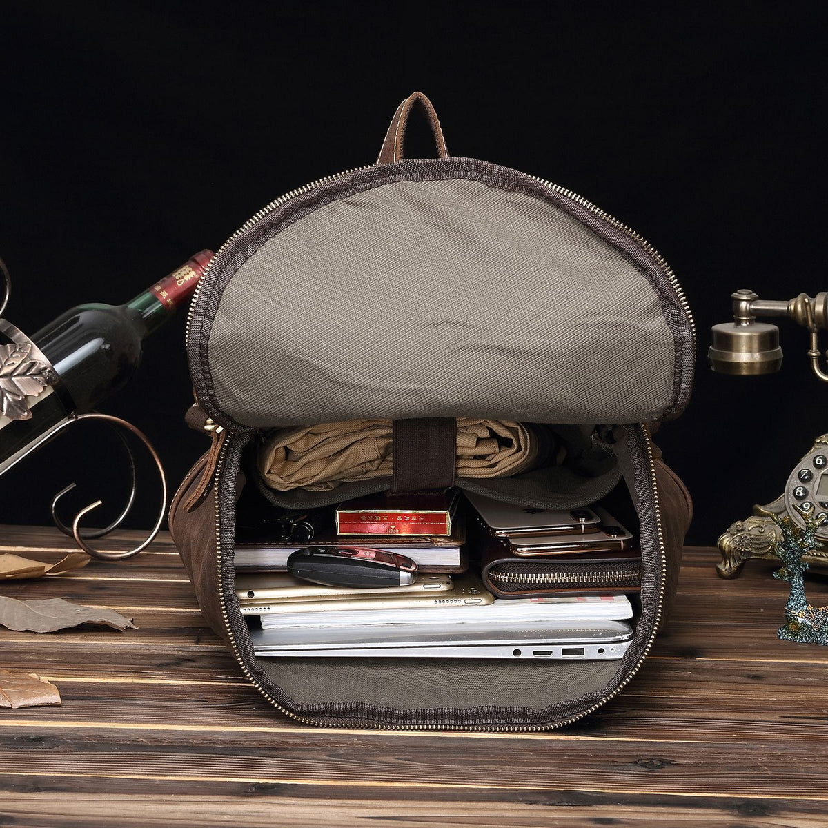 Personalized Retro Men&#39;s Large Capacity Backpack