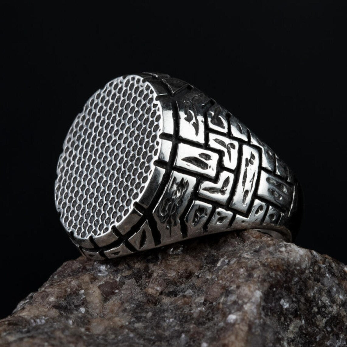 Men&#39;s Vintage Pattern Ring