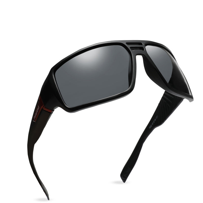 Sporty polarized sunglasses