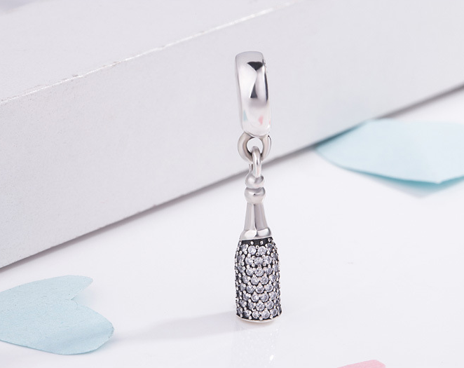 Wine bottlestyle wine bottle real silver charm
