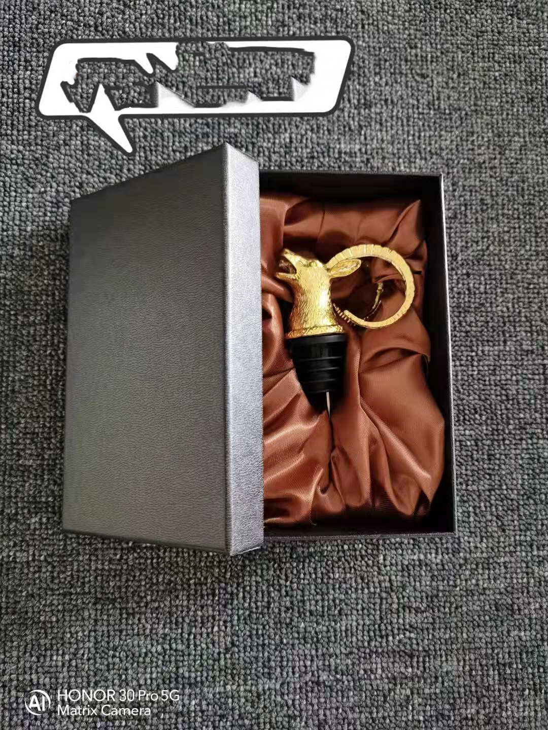 Creative Sheep&#39;s Head Wine Pourer