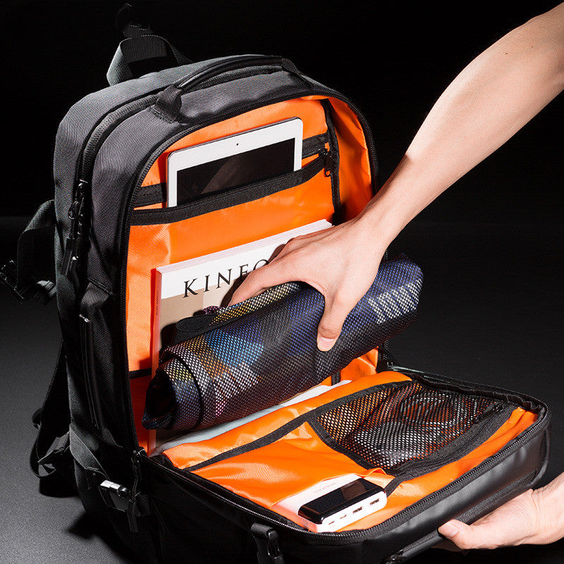 Backpack Men&#39;s Fashion Outdoor Travel Large Capacity And Multi-function