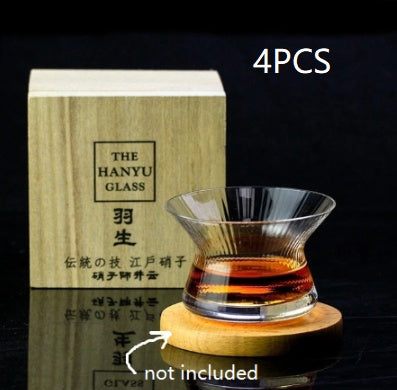 Whiskey glass with rotating spirits