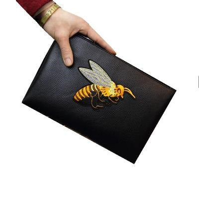 Bee Embroidered Men&#39;s Handheld Envelope Bag