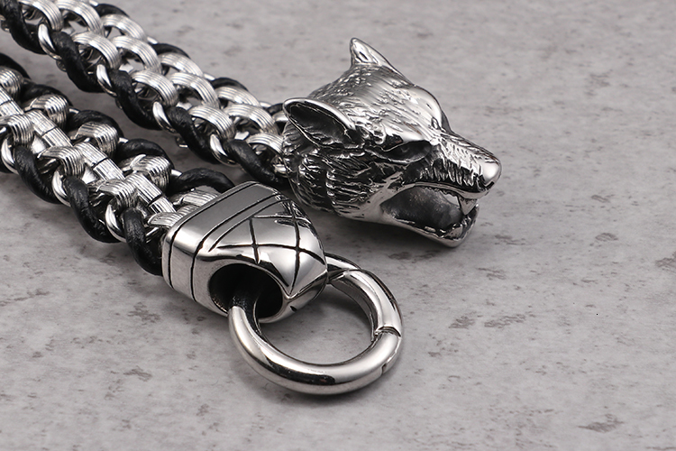 Titanium Wolf Head Men&#39;s Bracelet