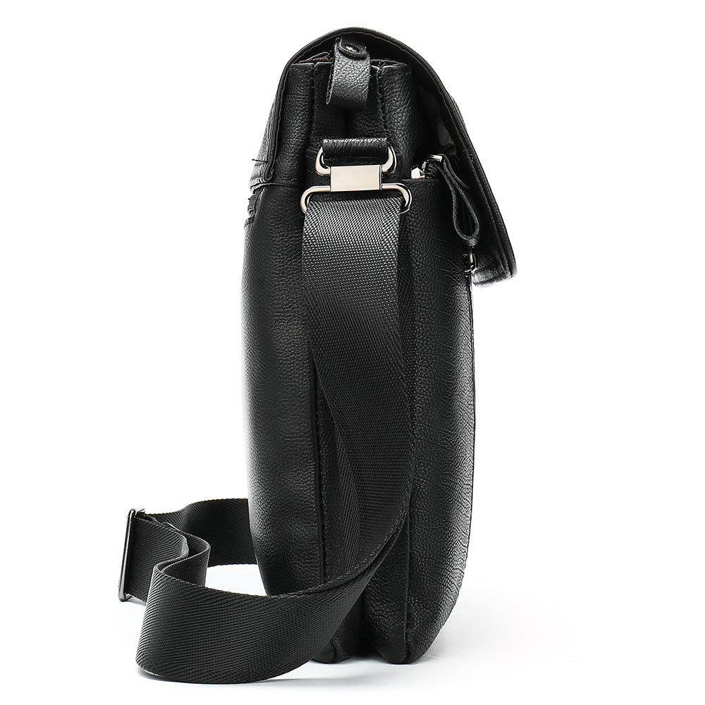 Simple cover type shoulder bag