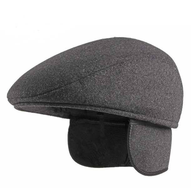 Fleece beret with ear protection