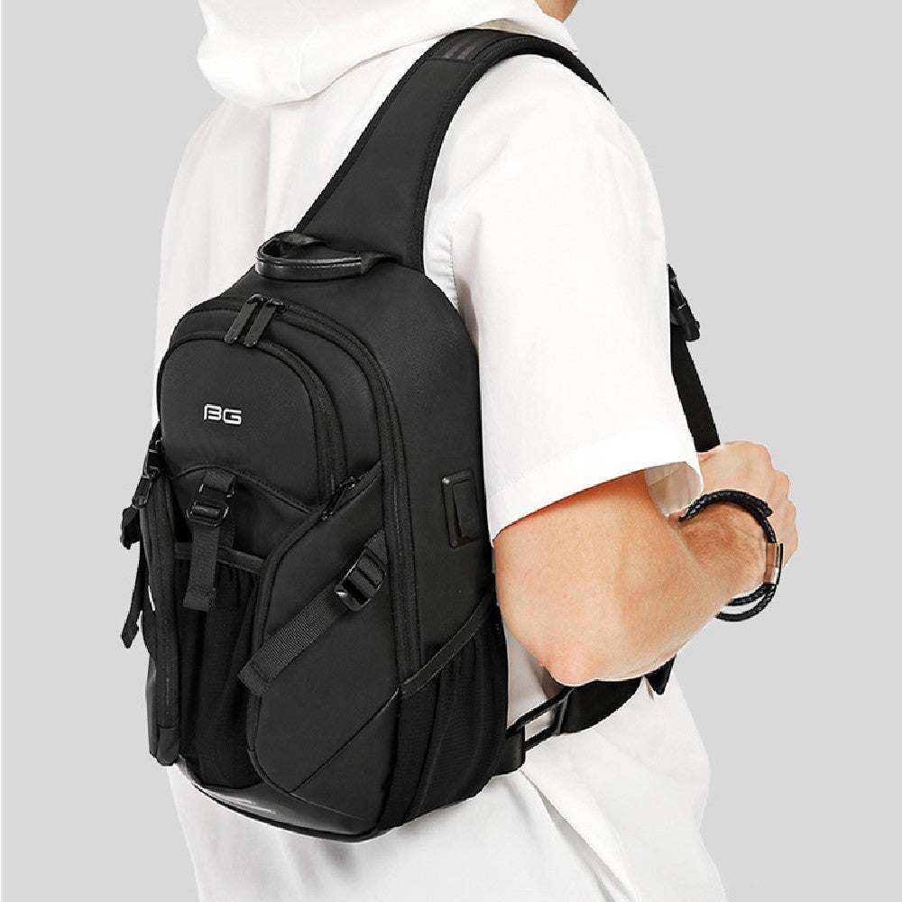 Men&#39;s Chest Bag Fashion Trend Atmosphere