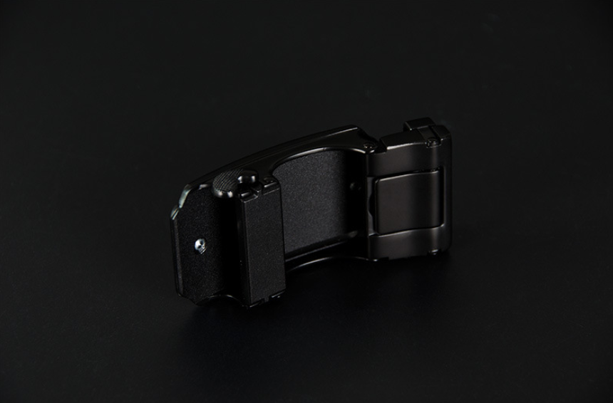 Male pin buckle belt