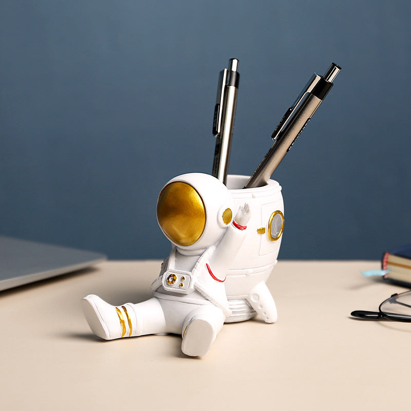 Simple Astronaut Resin Pen Holder Desk Ornament