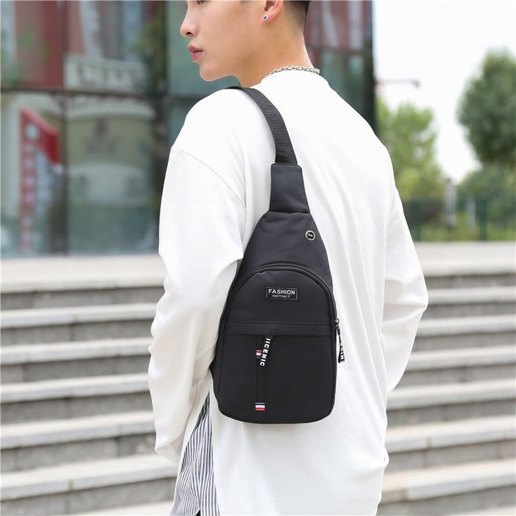 Casual Men&#39;s Sports Youth Messenger Trendy Bag
