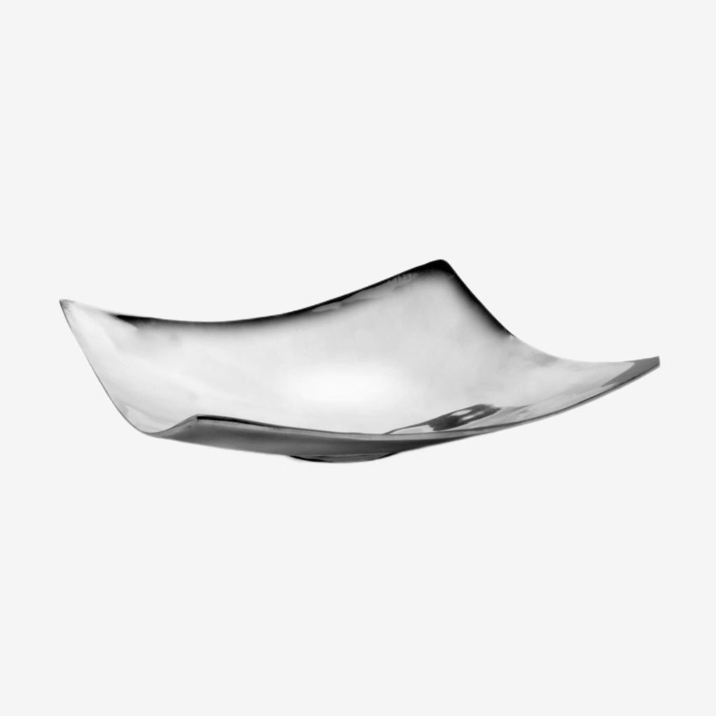 The Plaza Square Pedestal Bowl is a lovely piece for a Console or as a Centerpiece. Cast Aluminum with a brilliant Shiny Finish, the corners are slightly curved enabling a comfortable fit for Spheres or other type of Fillers. Pedestal bottom makes it stand with a flair!