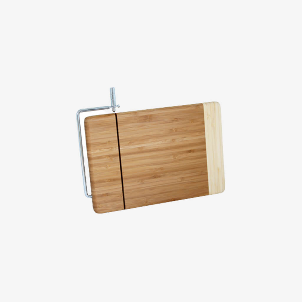 Bamboo cutting board w/ slicer - The Gifted Man
